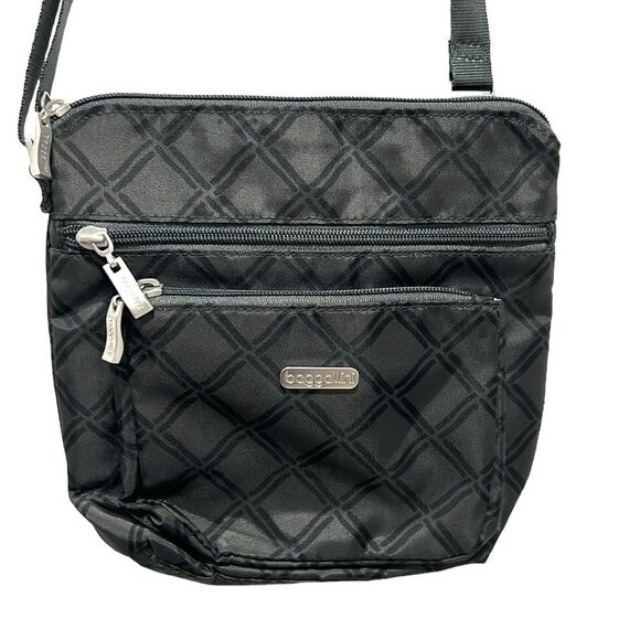 Baggallini gray and black crossbody bag with adjustable straps - Picture 1 of 7